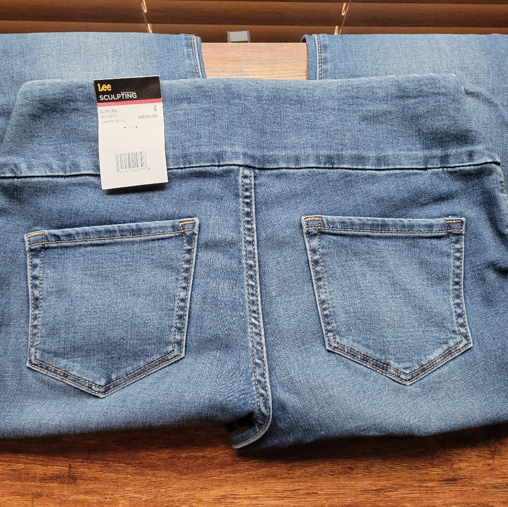 NWT Lee Sculpting Slim Leg Jeans